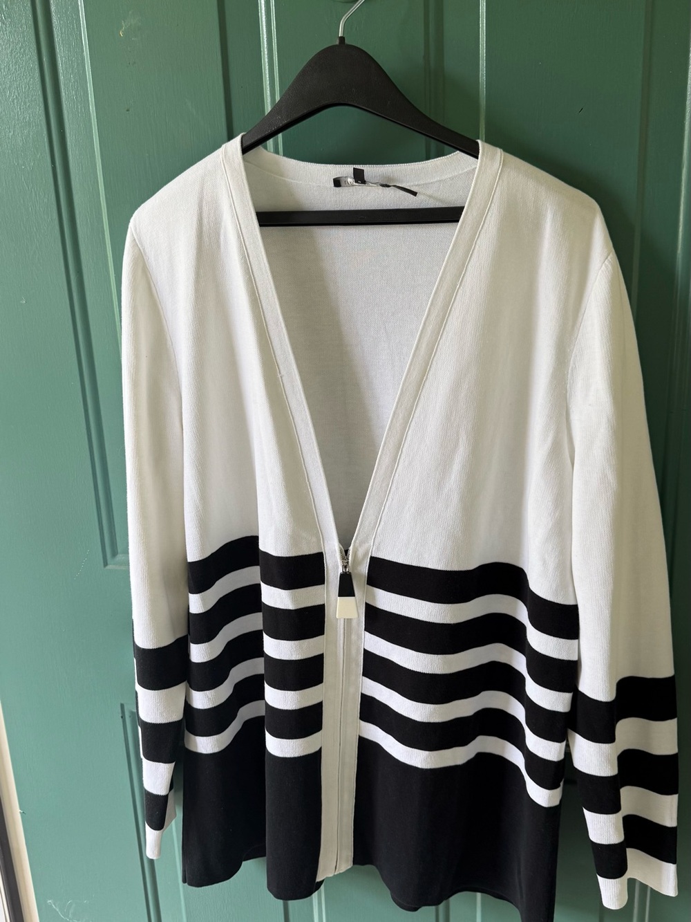 Lafayette 148 New York White Knit Top with Black Neck Trim